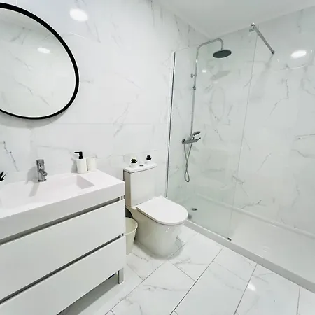 Luxury Spacious Flat In Lisbon, Ideal For Tourists דירה