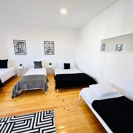 Luxury Spacious Flat In Lisbon, Ideal For Tourists דירה