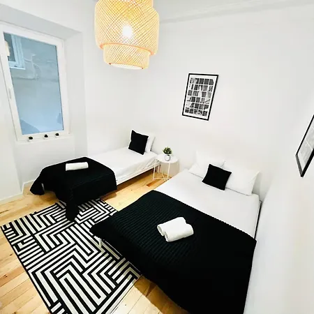 Luxury Spacious Flat In Lisbon, Ideal For Tourists ליסבון