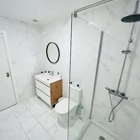 Luxury Spacious Flat In Lisbon, Ideal For Tourists דירה