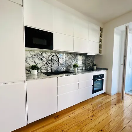 Luxury Spacious Flat In Lisbon, Ideal For Tourists דירה ליסבון