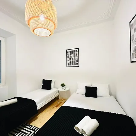 Luxury Spacious Flat In Lisbon, Ideal For Tourists ליסבון