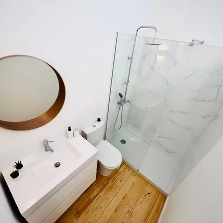 Luxury Spacious Flat In Lisbon, Ideal For Tourists Апартаменты *