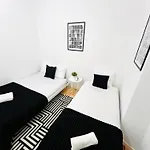 Апартаменты Luxury Spacious Flat In Lisbon, Ideal For Tourists Лиссабон