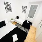 Luxury Spacious Flat In Lisbon, Ideal For Tourists 아파트 *