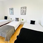 Luxury Spacious Flat In Lisbon, Ideal For Tourists *